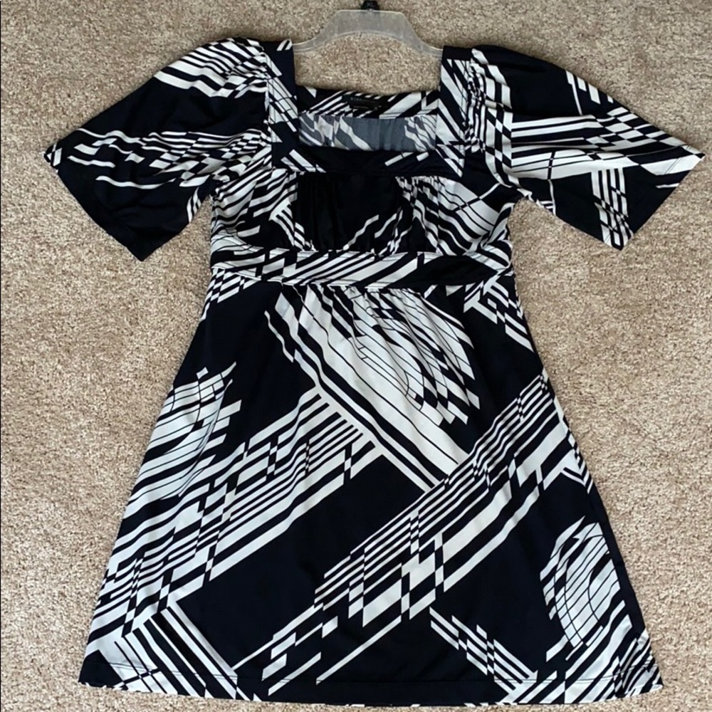 Like new BCBG Maxazria dress Women’s size Medium
